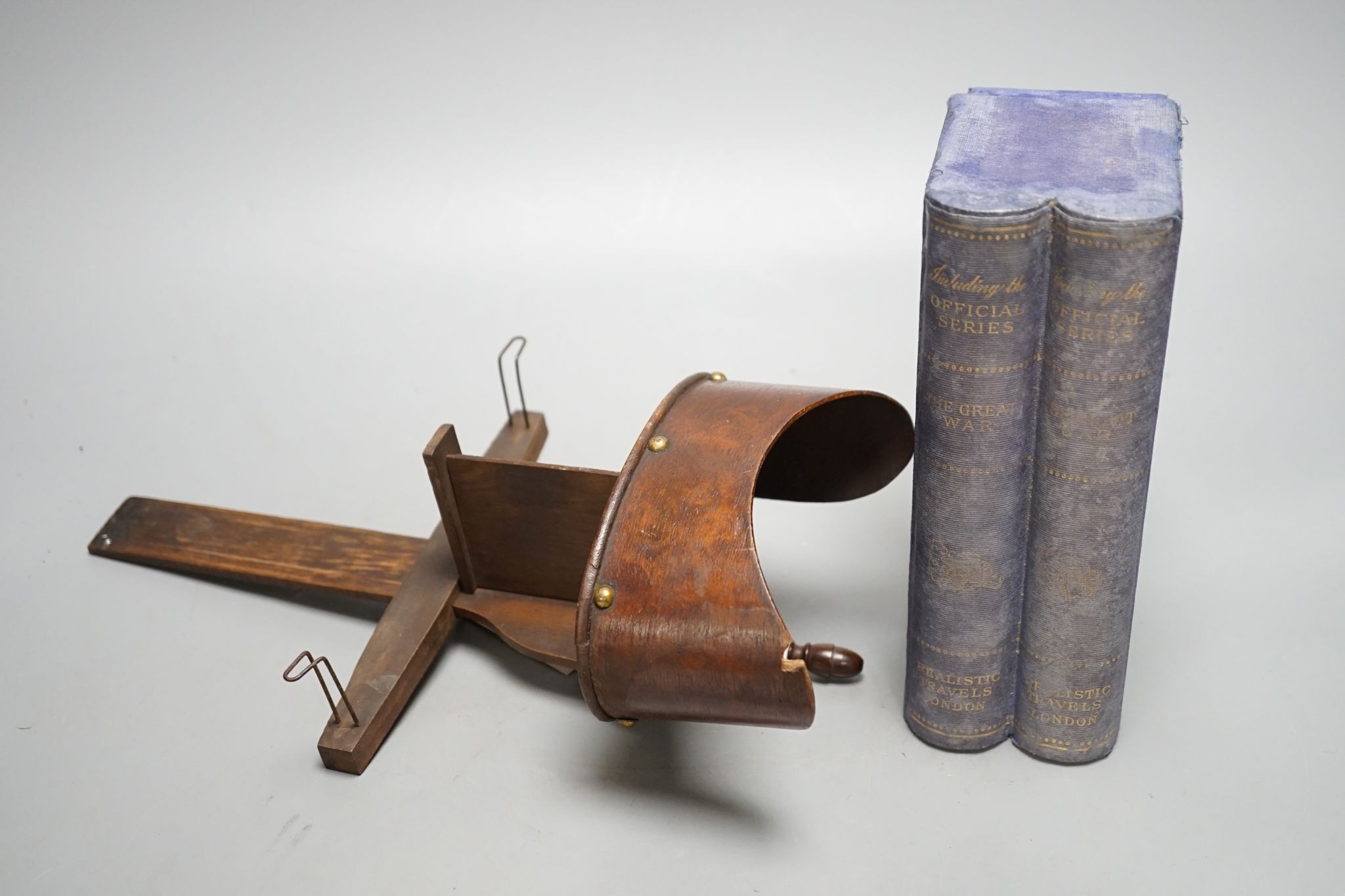 A set of The Great War stereoscopic slides, in case, and a viewer, 31 cms long.